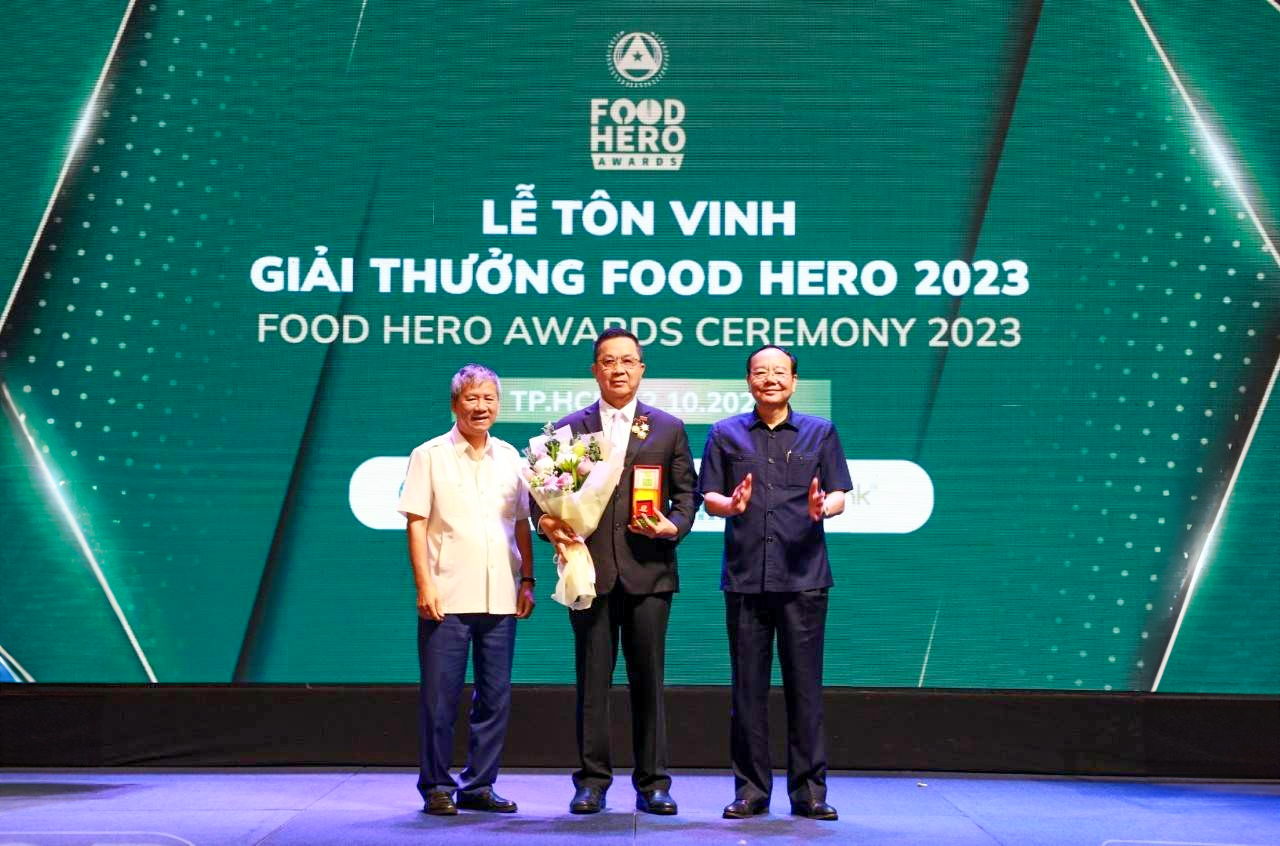 เวียดนามยกย่อง “สุขสันต์ เจียมใจสว่างฤกษ์” ผู้บริหารซีพีเอฟ ร่วมสร้างความมั่นคงทางอาหาร   เป็นคนไทยคนแรกรับรางวัลเกียรติยศ Lifetime Achievement     
